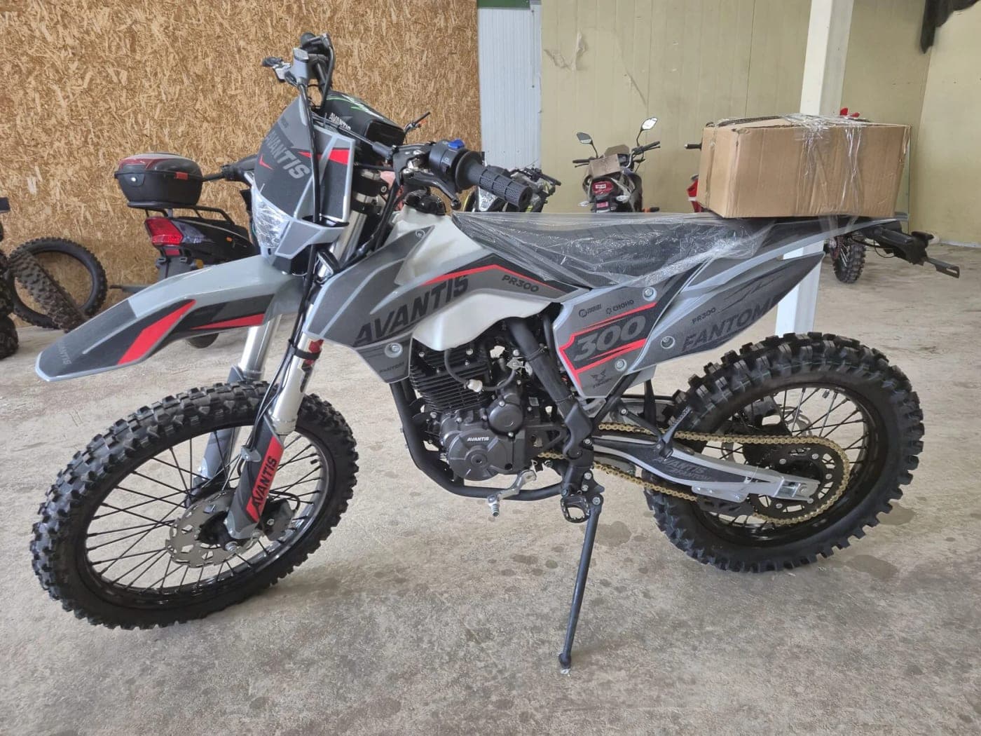 Мотоцикл Avantis Fantom PR300